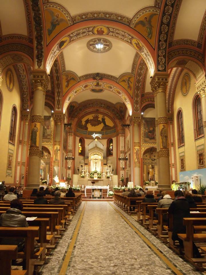 Interno della chiesa parrocchiale di Lambrugo