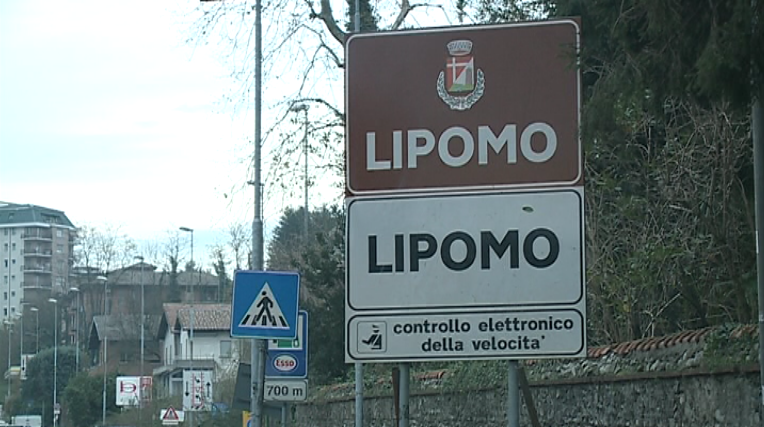 Uno scorcio dei viali alberati residenziali e delle eleganti ville del paese