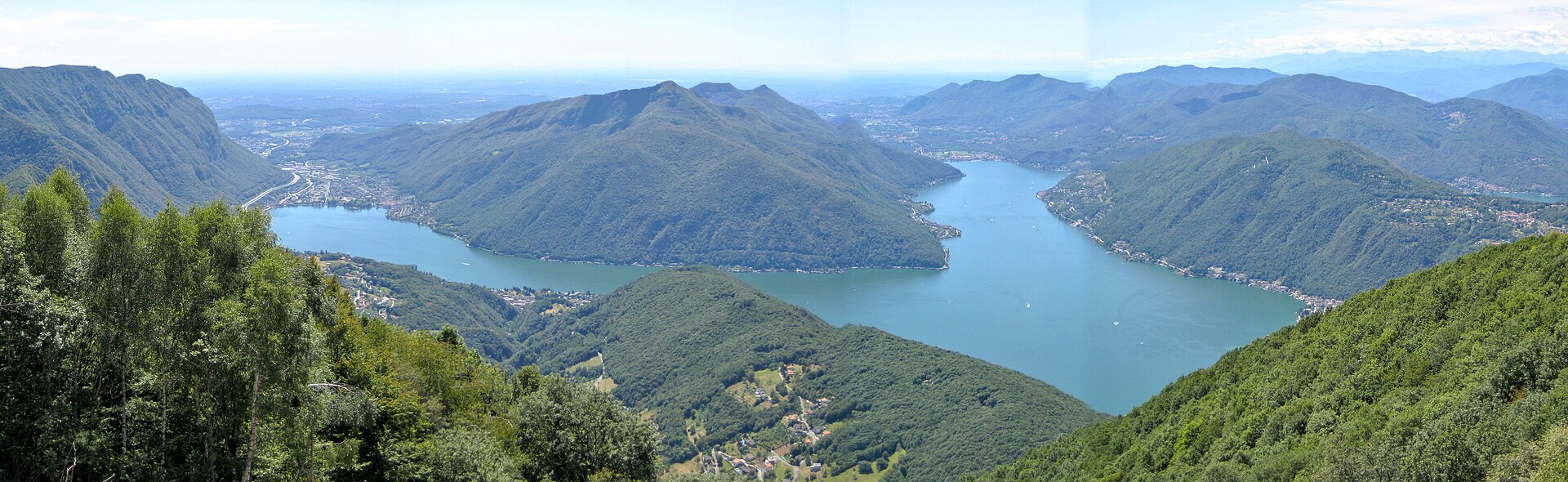 Lo spettacolare e celebre "Sighignola", noto come il Balcone d'Italia, con la vista vertiginosa sul Lago di Lugano