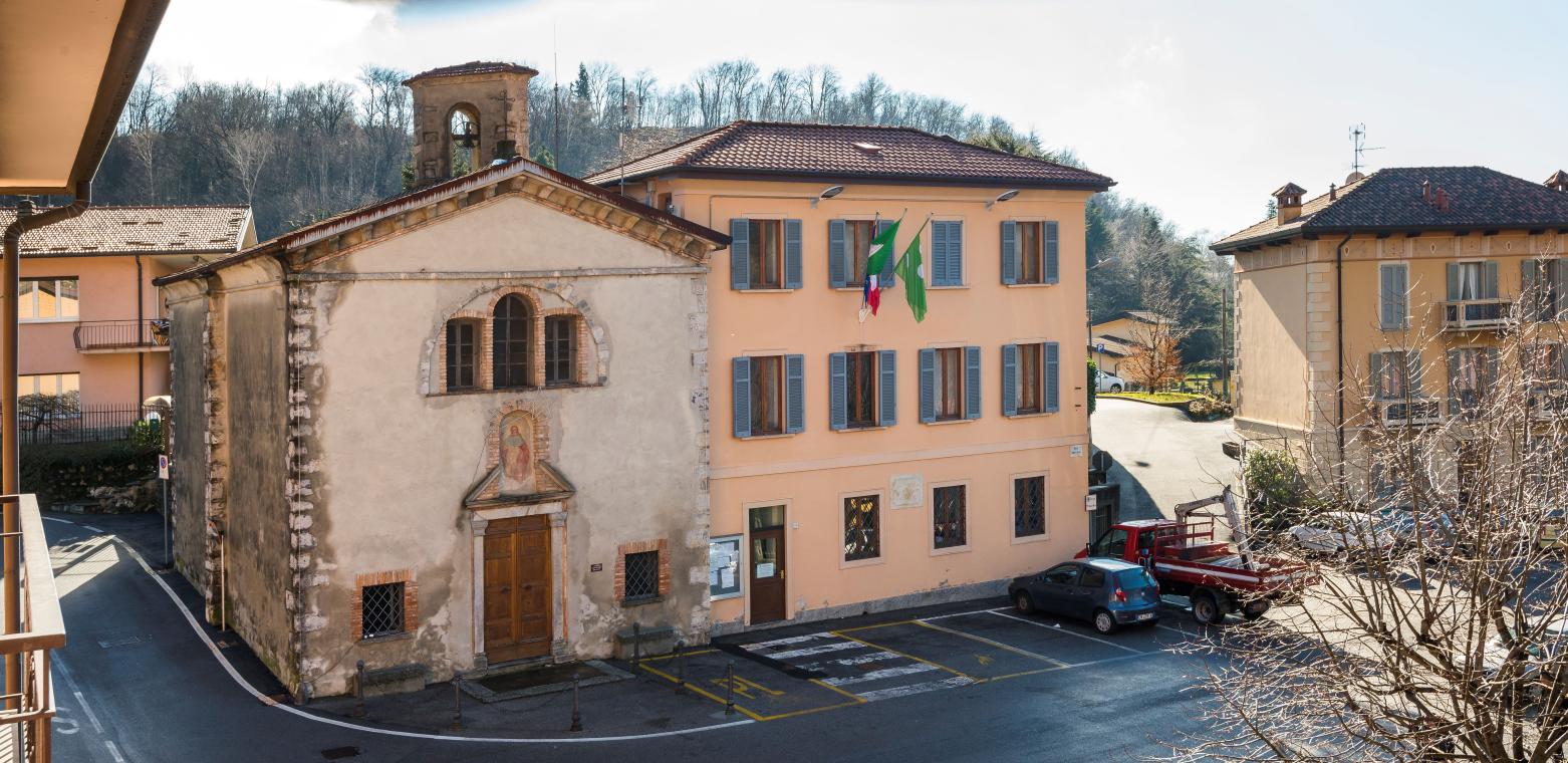 San Rocco e il municipio a Proserpio